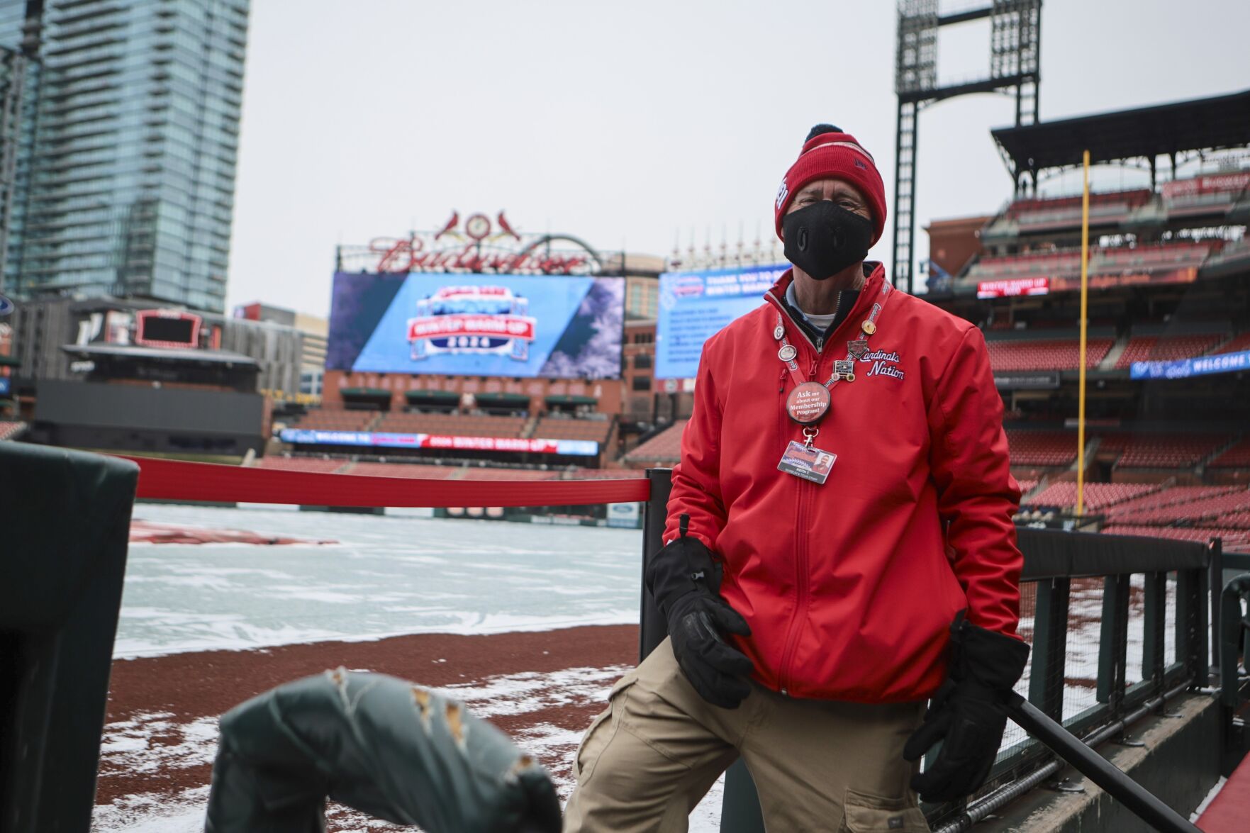 Cardinals fans brave cold for Winter Warm-Up